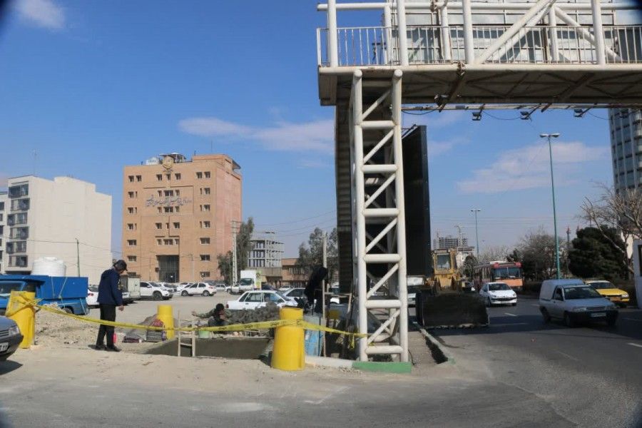 تجهیز پل عابر پیاده ابتدای صفاشهر به سیستم آسانسور