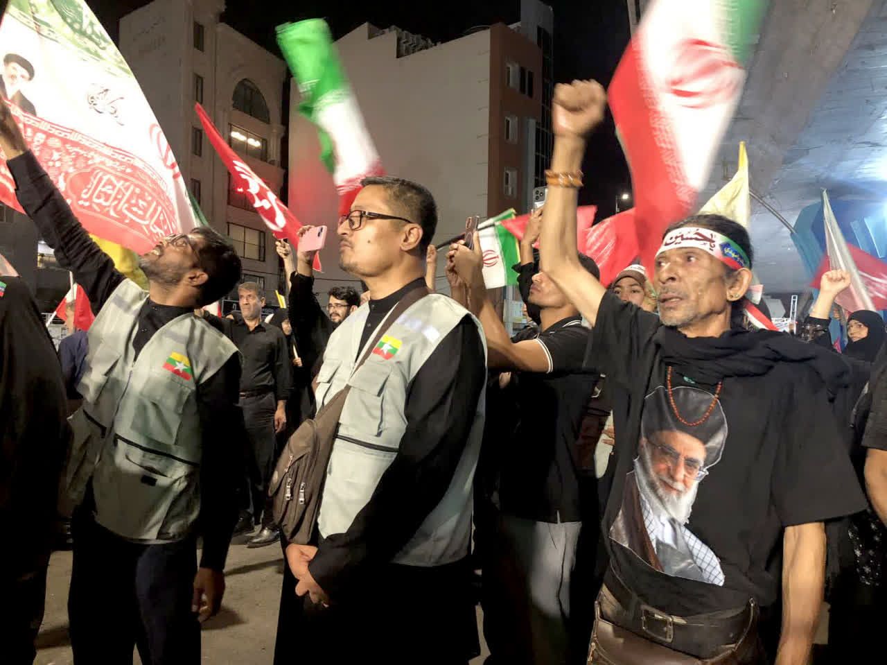 مهمان های خارجی در بیعت های شبانه ی مردم
