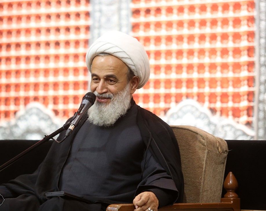 ادبیات مسئولان در مواجهه با دشمن باید قاطعانه و مشتاقانه باشد