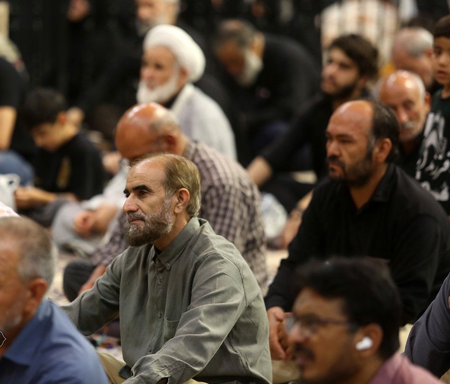 حرکت با امام و فرمانبرداری از او، موجب نجات امت است