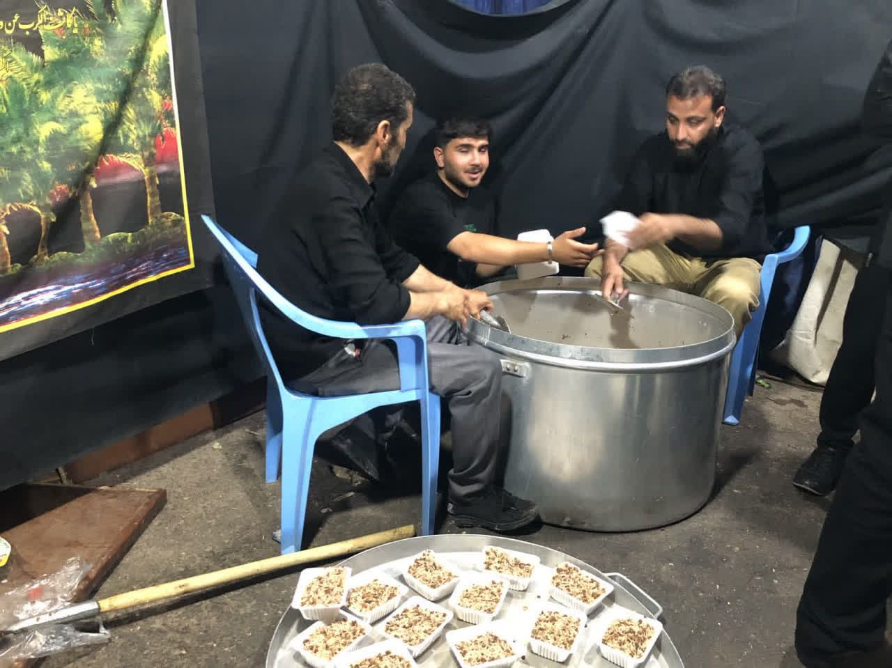 تجمعات شبانه پرشور ادامه دارد