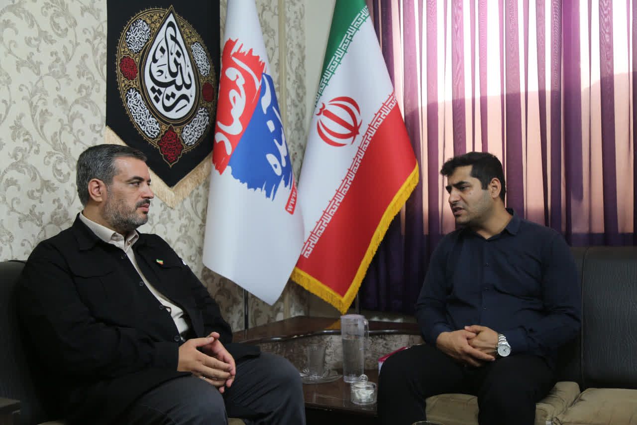 بازدید مدیریت روابط عمومی شرکت نفت قم از تحریریه دفتر قم پرس