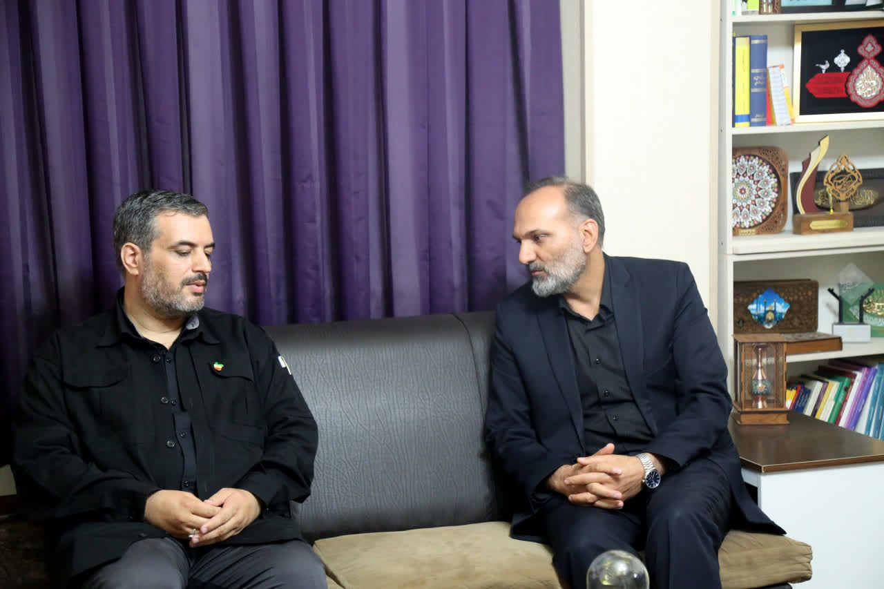 بازدید مهندس رفیعی مدیرعامل شرکت توزیع نیروی برق استان از تحریریه دفتر قم پرس