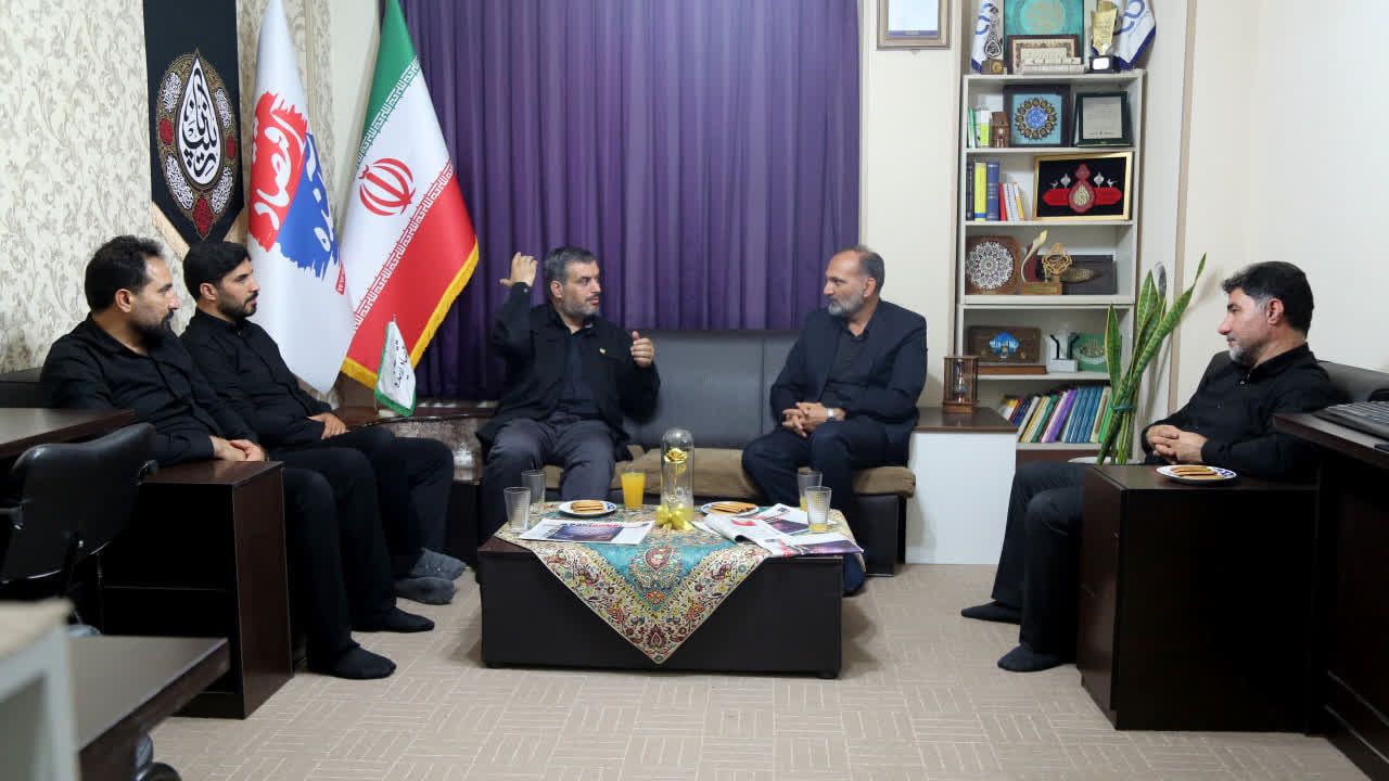 بازدید مهندس رفیعی مدیرعامل شرکت توزیع نیروی برق استان از تحریریه دفتر قم پرس