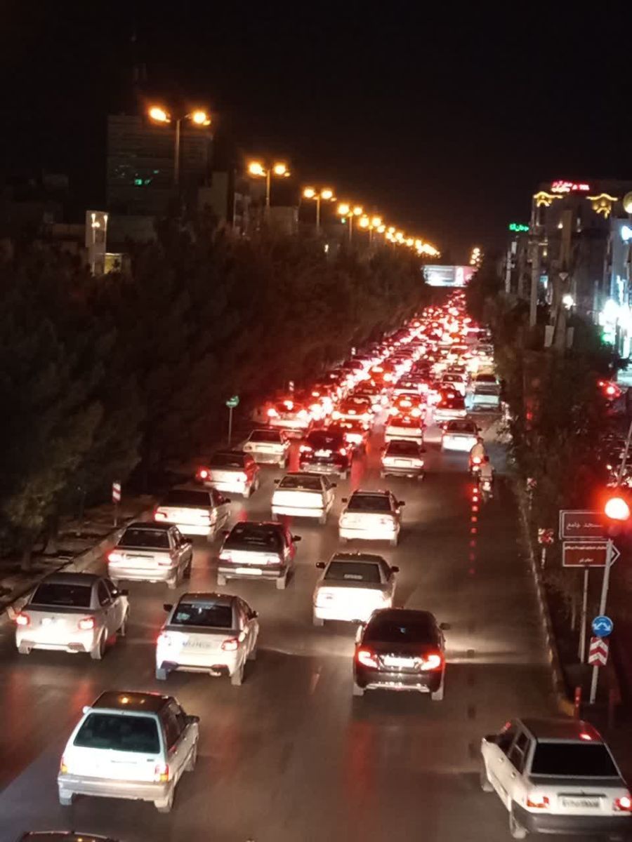 مدیریت ضعیف ترافیک شهری قم؛ گرههای ترافیکی همچنان بیپاسخ میمانند