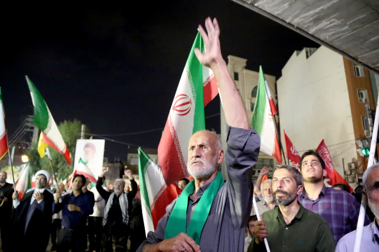 پای پرچم در خیابان