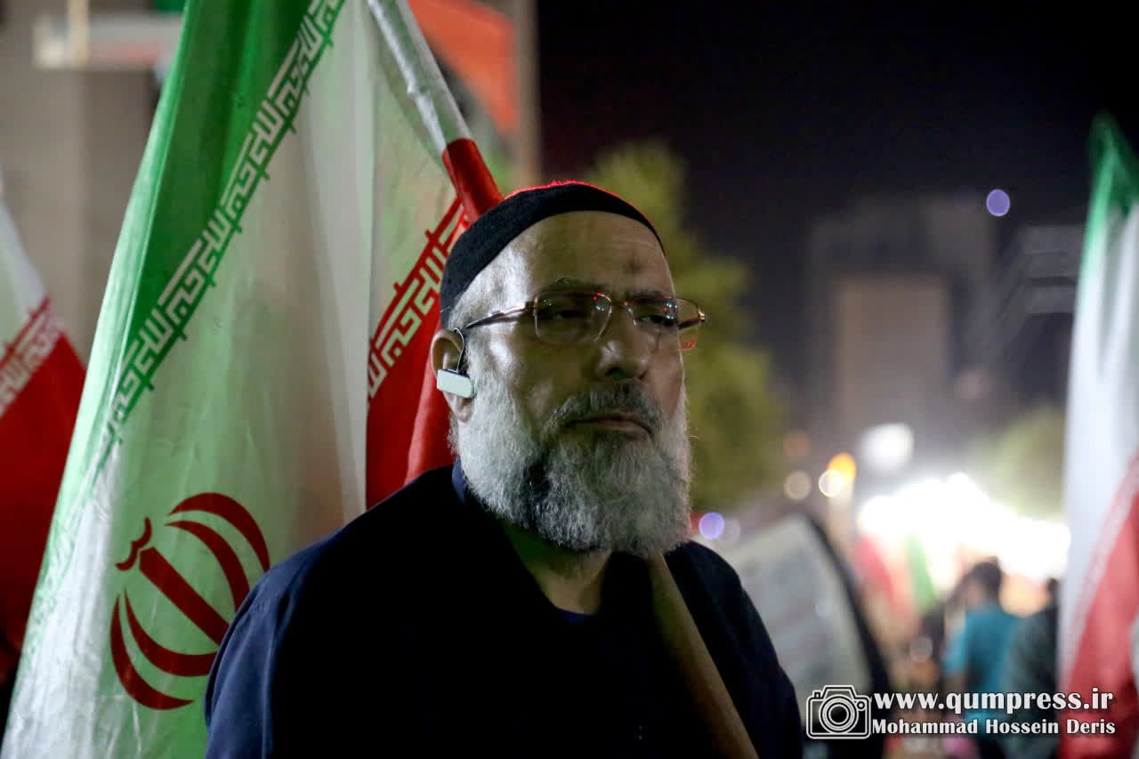 پای انقلاب در خیابان ۲