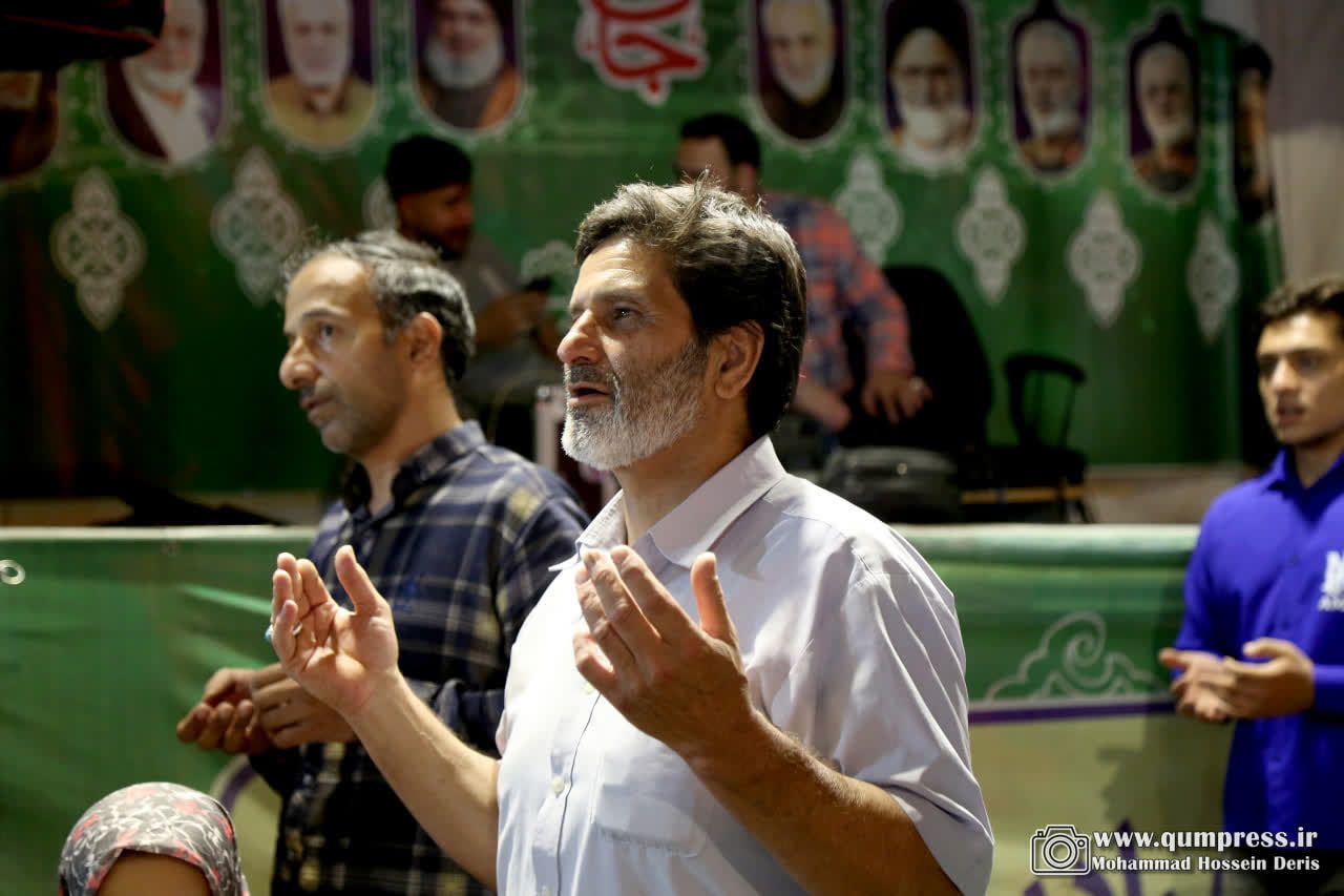 رادیو حماسه پرشور در خیابان