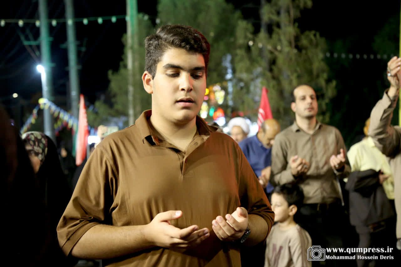 رادیو حماسه پرشور در خیابان