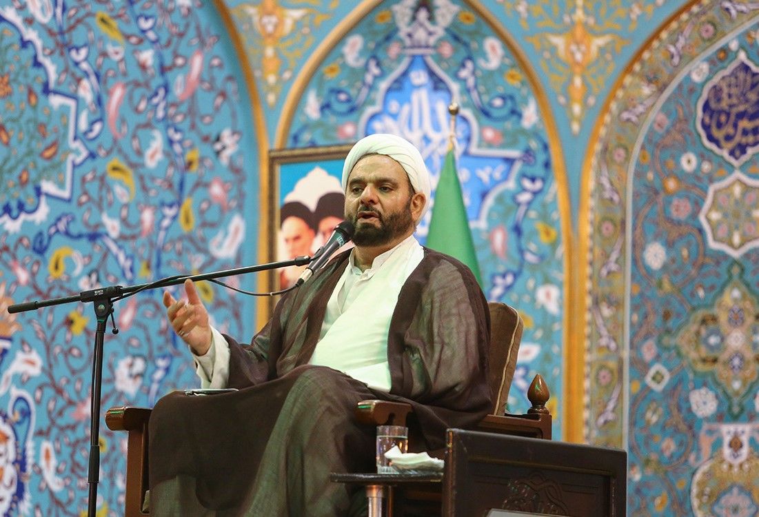 حجت‌الاسلام‌والمسلمین لقمانی: منطق وارونه برخی افراد، تعطیلی ساخت موشک و پهباد است