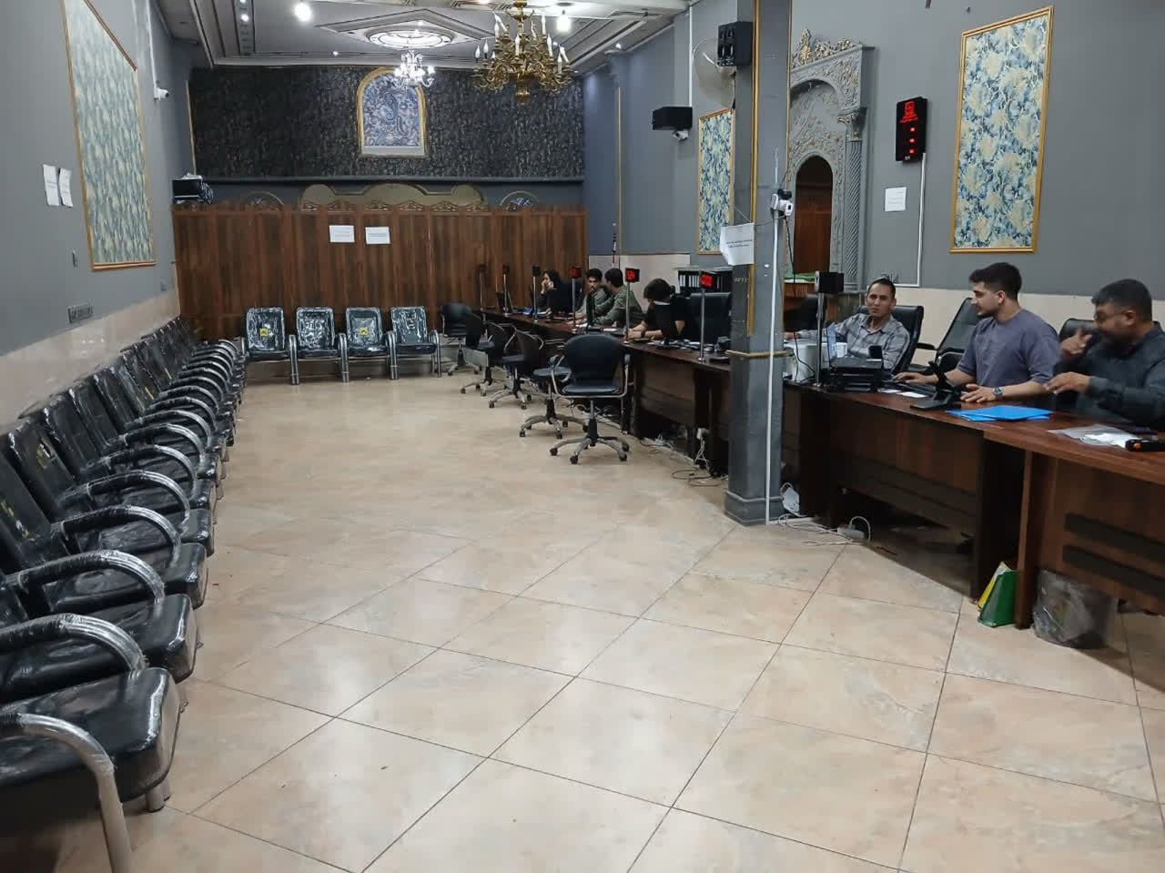 تصاویر دریافتی از روابط عمومی محترم اداره کل راه و شهرسازی استان قم با موضوع خلوتی کارگزاری مسکن ملی در ساعات ابتدایی و پایانی روز