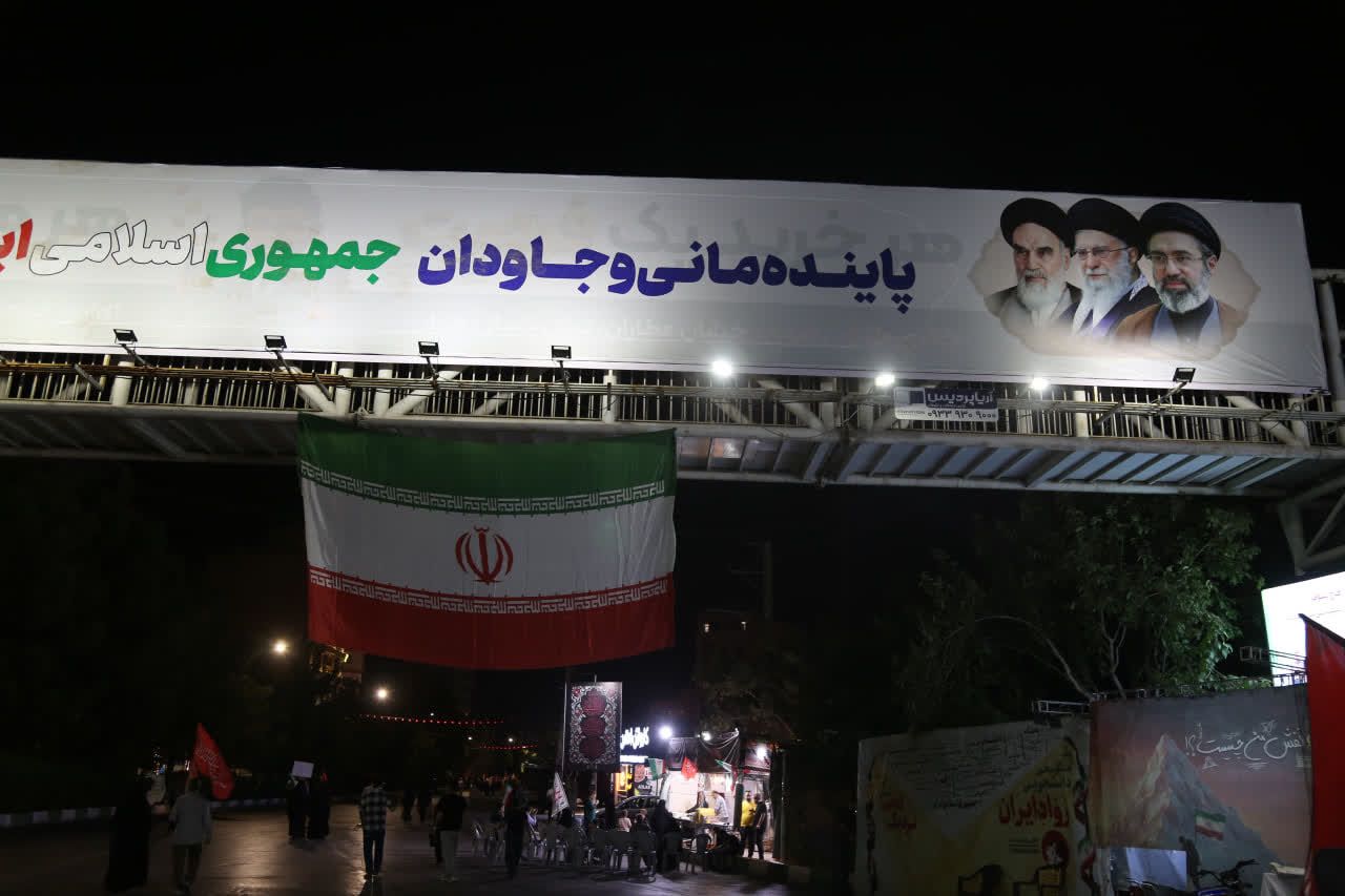 گزارش تصویری در حاشیه ی راهپیمایی شبانه سوم مهر