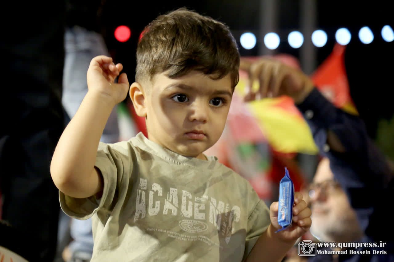 میدان داری رادیو حماسه در خیابان