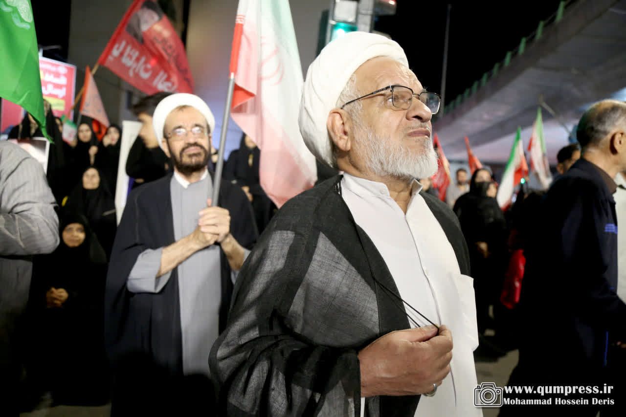 میدان داری رادیو حماسه در خیابان