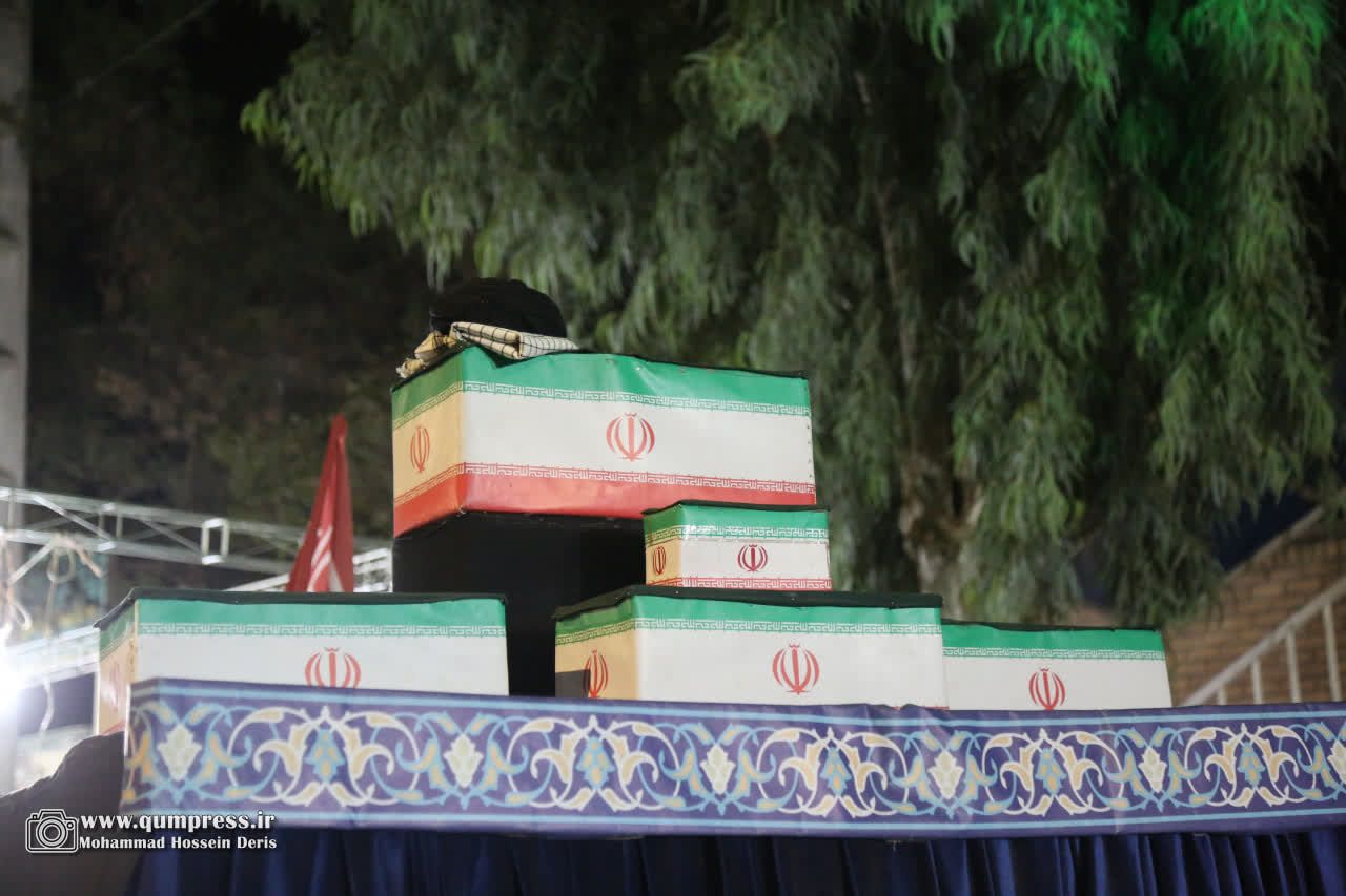 گزارش تصویری از خلاقیت دختران طلبه در خیابان