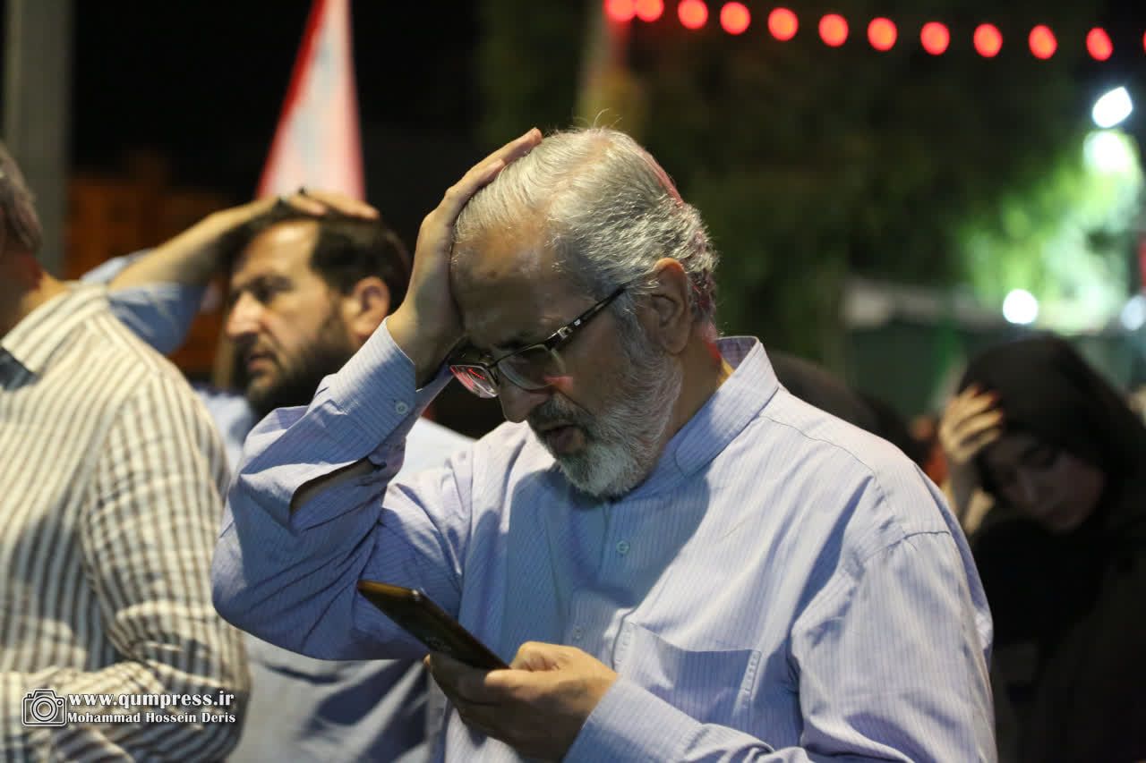 گزارش تصویری از استغاثه و توسل در رادیو حماسه