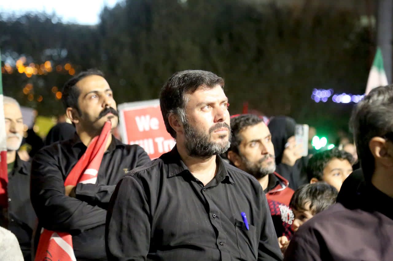 گزارش تصویری قم پرس از موکب روحانیون و مردم خونخواه و منتقم قائدشهید در شب چهارم آبان ماه