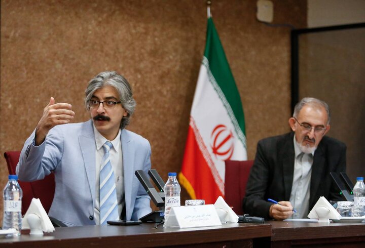 با حضور سفیر هند از «دیوان عاقل شاهجهان‌آبادی» رونمایی شد