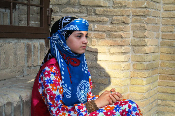 گُلوَنی؛ سربندی که هر نقش و رنگش روایتی از فرهنگ لُرهاست