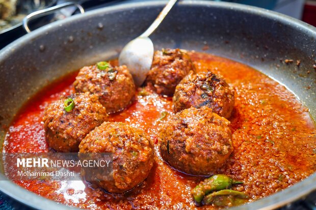 غذا چگونه جایگاه اجتماعی و منزلت افراد را شکل میدهد؟