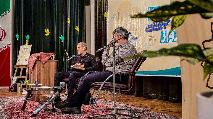 کتاب «پرواز دسته‌جمعی پرنده‌ها» در فرهنگسرای گلستان رونمایی شد