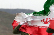 این پرچم را با خون معنا کرده‌اند