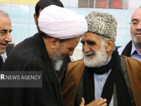 ملت ایران تاریخ را با استقامت و عزت نوشته است