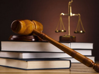 گفتن حقیقت درباره صاحبان قدرت، چه از سوی حوزه و چه قضا، هزینه دارد