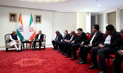 دیدار پزشکیان با نخستوزیر هند در حاشیه اجلاس سران شانگهای دیدار پزشکیان با نخستوزیر هند در حاشیه اجلاس سران شانگهای