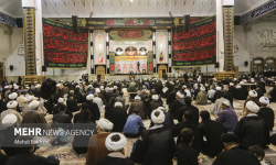 مراسم گرامیداشت رهبر شهید از سوی آیتالله سبحانی برگزار شد مراسم گرامیداشت رهبر شهید از سوی آیتالله سبحانی برگزار شد