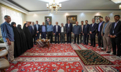 ادای احترام مدیرعامل بانک مسکن به مقام شامخ سپهبد شهید پاکپور ادای احترام مدیرعامل بانک مسکن به مقام شامخ سپهبد شهید پاکپور