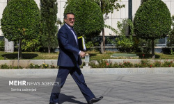صرفه‌جویی ۲۲ همتی منابع دولت از محل حذف پست‌های اداری موازی