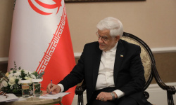 عارف: سرمایهگذاری بر جوانان، مسیر فتح قلههای جهانی است عارف: سرمایهگذاری بر جوانان، مسیر فتح قلههای جهانی است