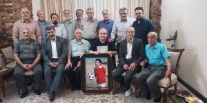 دیدار مدیرکل ورزش و جوانان قم با پیشکسوت فوتبال استان