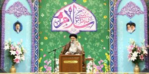 نماز از مهم‌ترین محورهای تربیت خانوادگی است