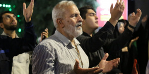 گزارش تصویری از استغاثه و توسل در رادیو حماسه