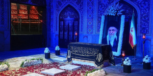 رونمایی از نماد مزار مطهر رهبر شهید انقلاب در میدان آزادی رونمایی از نماد مزار مطهر رهبر شهید انقلاب در میدان آزادی