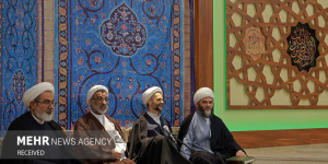 محفل قرآنیها به مناسبت چهلم رهبر شهید انقلاب محفل قرآنیها به مناسبت چهلم رهبر شهید انقلاب