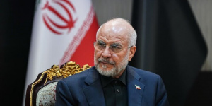 قالیباف: ایرانی میراث پرافتخار خود را به آسانی واگذار نمیکند قالیباف: ایرانی میراث پرافتخار خود را به آسانی واگذار نمیکند
