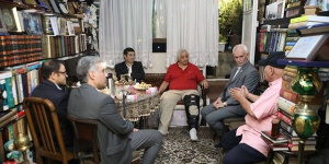 عیادت وزیر ورزش و جوانان از پیشکسوت کشتی ایران
