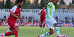 حواشی نیمه اول در ورزشگاه تختی؛حملات خطرناک خیبر و لغو پنالتی پرسپولیس