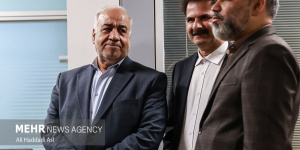 هوشنگ بازوند مهمان خبرگزاری مهر شد هوشنگ بازوند مهمان خبرگزاری مهر شد