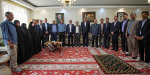ادای احترام مدیرعامل بانک مسکن به مقام شامخ سپهبد شهید پاکپور
