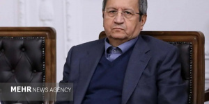 همتی: کاهش قیمت دلار ادامه خواهد داشت