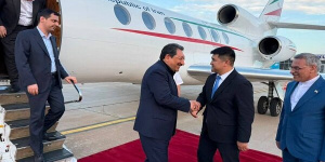 وزیر صمت عازم قرقیزستان شد وزیر صمت عازم قرقیزستان شد