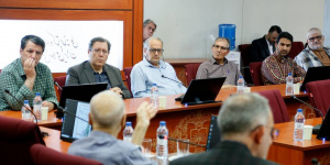قدمهای لرزان و کوچک نویسندگان راهگشا خواهد بود قدمهای لرزان و کوچک نویسندگان راهگشا خواهد بود