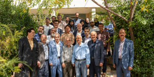 شفیعی کدکنی در جمع خانواده زبان و ادبیات فارسی دانشگاه شیراز شفیعی کدکنی در جمع خانواده زبان و ادبیات فارسی دانشگاه شیراز