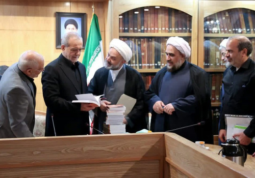 کتاب «وفاق ملی؛ پیشران گام دوم انقلاب اسلامی» پاسخی بنیادین به نیاز امروز جامعه است کتاب «وفاق ملی؛ پیشران گام دوم انقلاب اسلامی» پاسخی بنیادین به نیاز امروز جامعه است