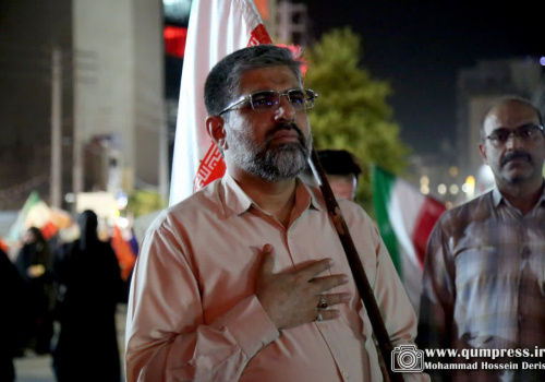 پای انقلاب در خیابان ۲