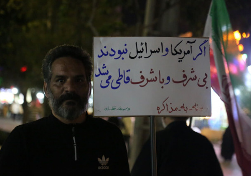 دست نوشته های تجمعات مردمی در جمعه شب سوم مهر دست نوشته های تجمعات مردمی در جمعه شب سوم مهر
